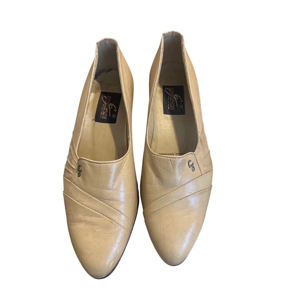 Men’s Georgio Brutini Cream Leather Slip On Dress Shoes. Size 8